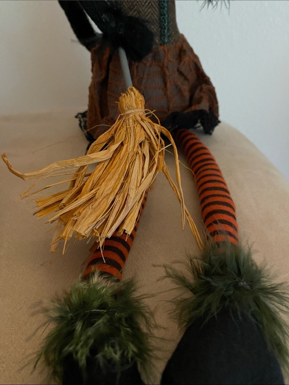 Black Cat Couple Figure Witch Costume Shelf Sitter - Picture 4 of 13
